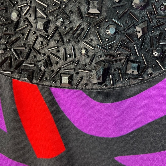 Nygard Collection XL (18-20) Abstract Print Blouse with Beaded Neckline - Picture 10 of 11